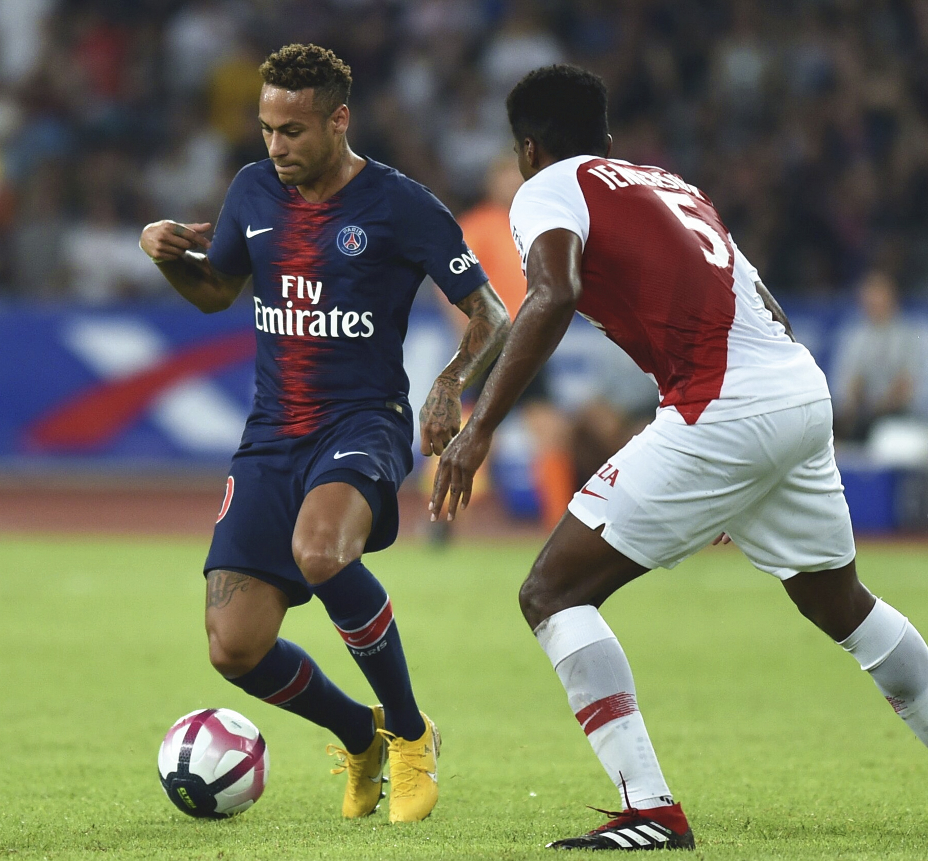 星空体育-巴黎圣日耳曼再获胜，保持不败纪录