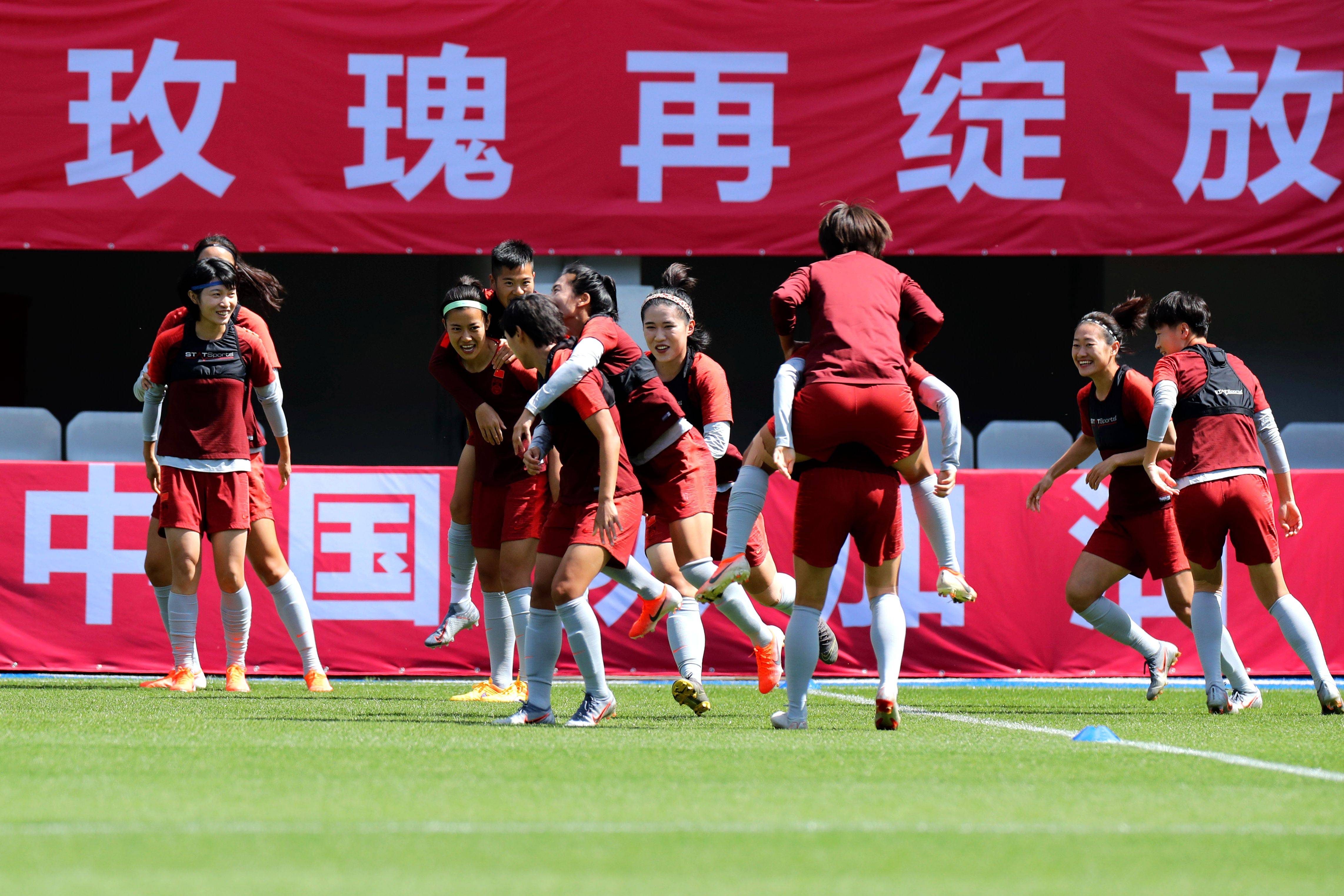 中国女足表现抢眼,晋级次轮 中国女足表现抢眼,晋级次轮