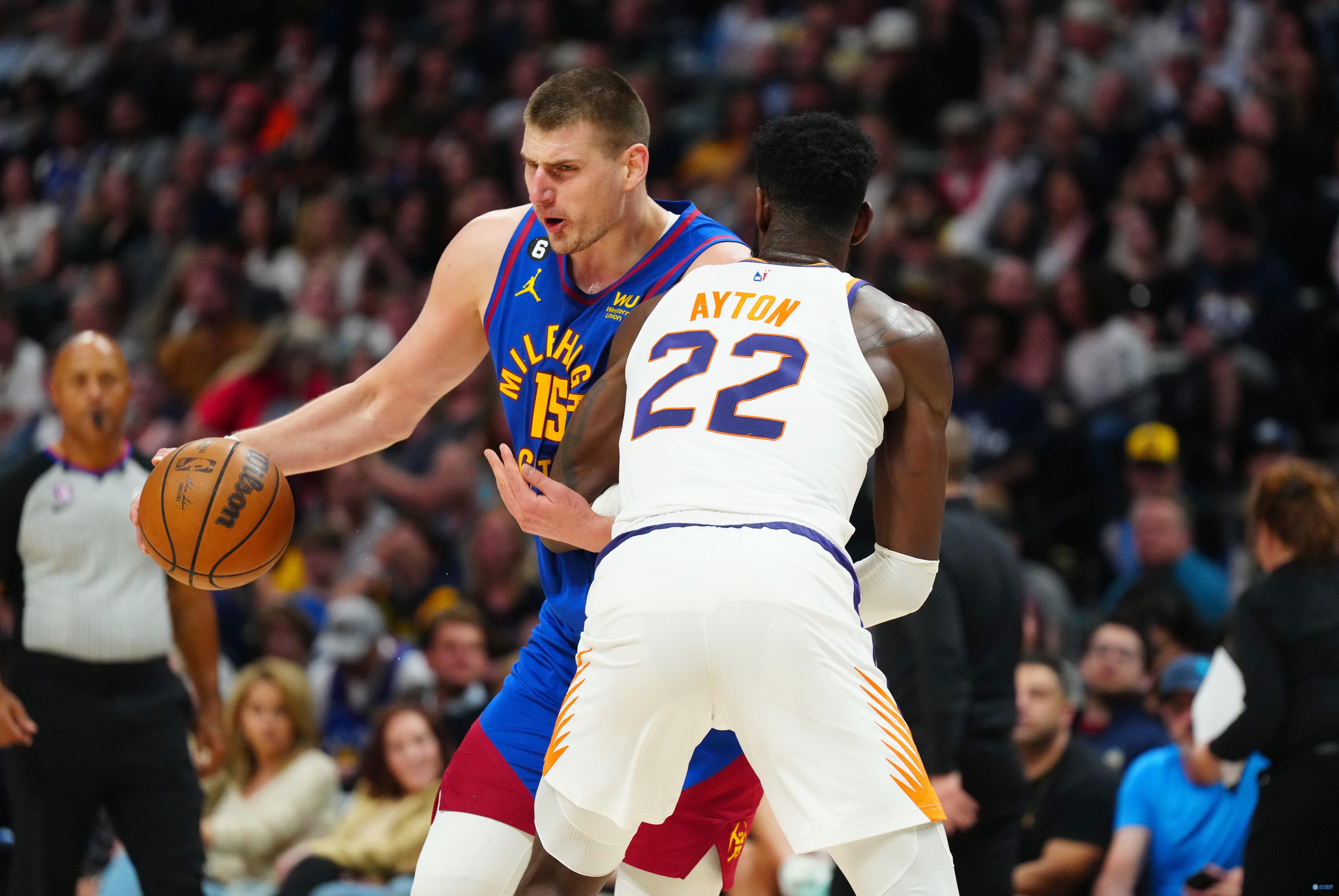 76人不敌掘金,西蒙斯孤军奋战! 76人不敌掘金,西蒙斯孤军奋战!