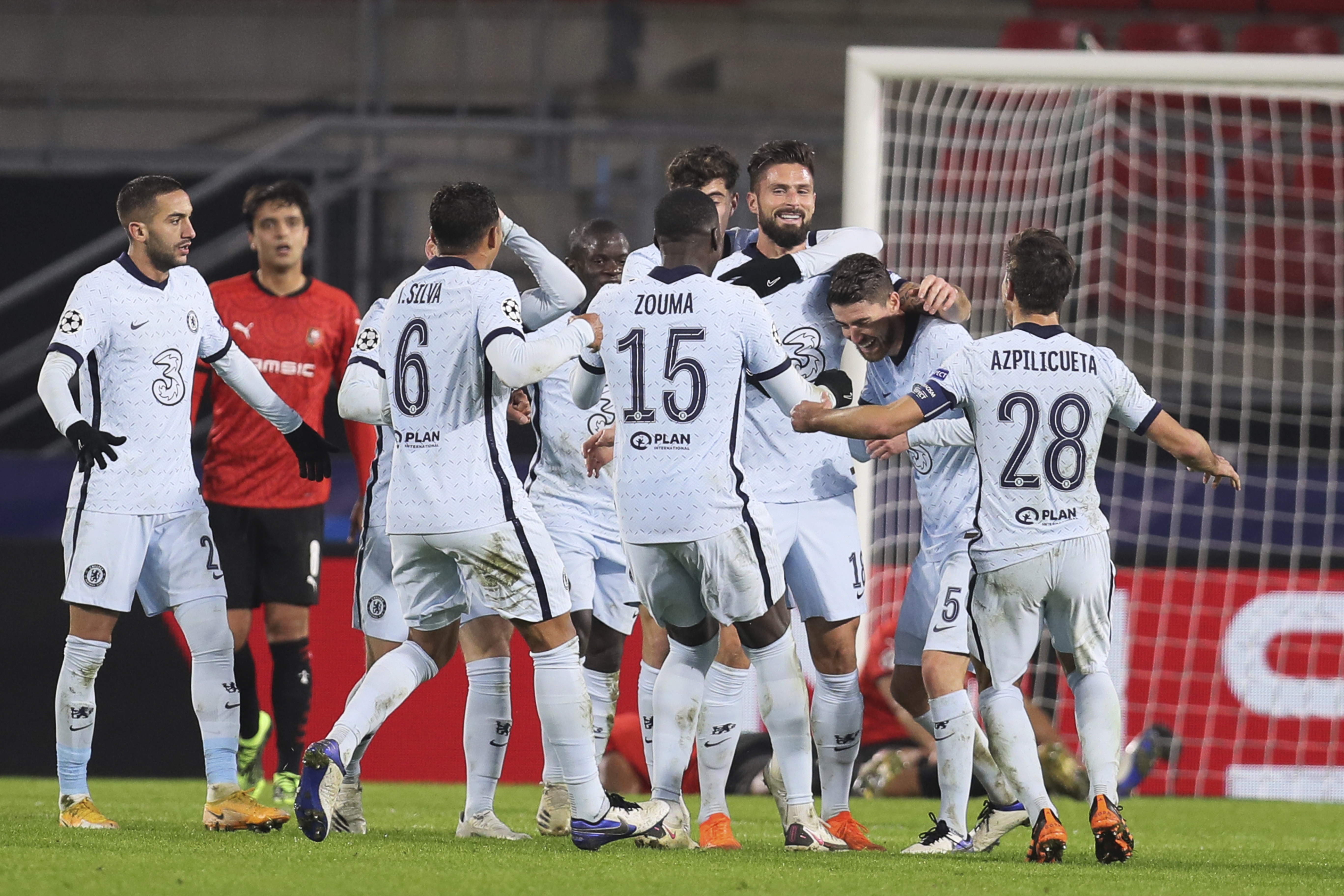 星空体育-切尔西球队状态回暖,连续取胜