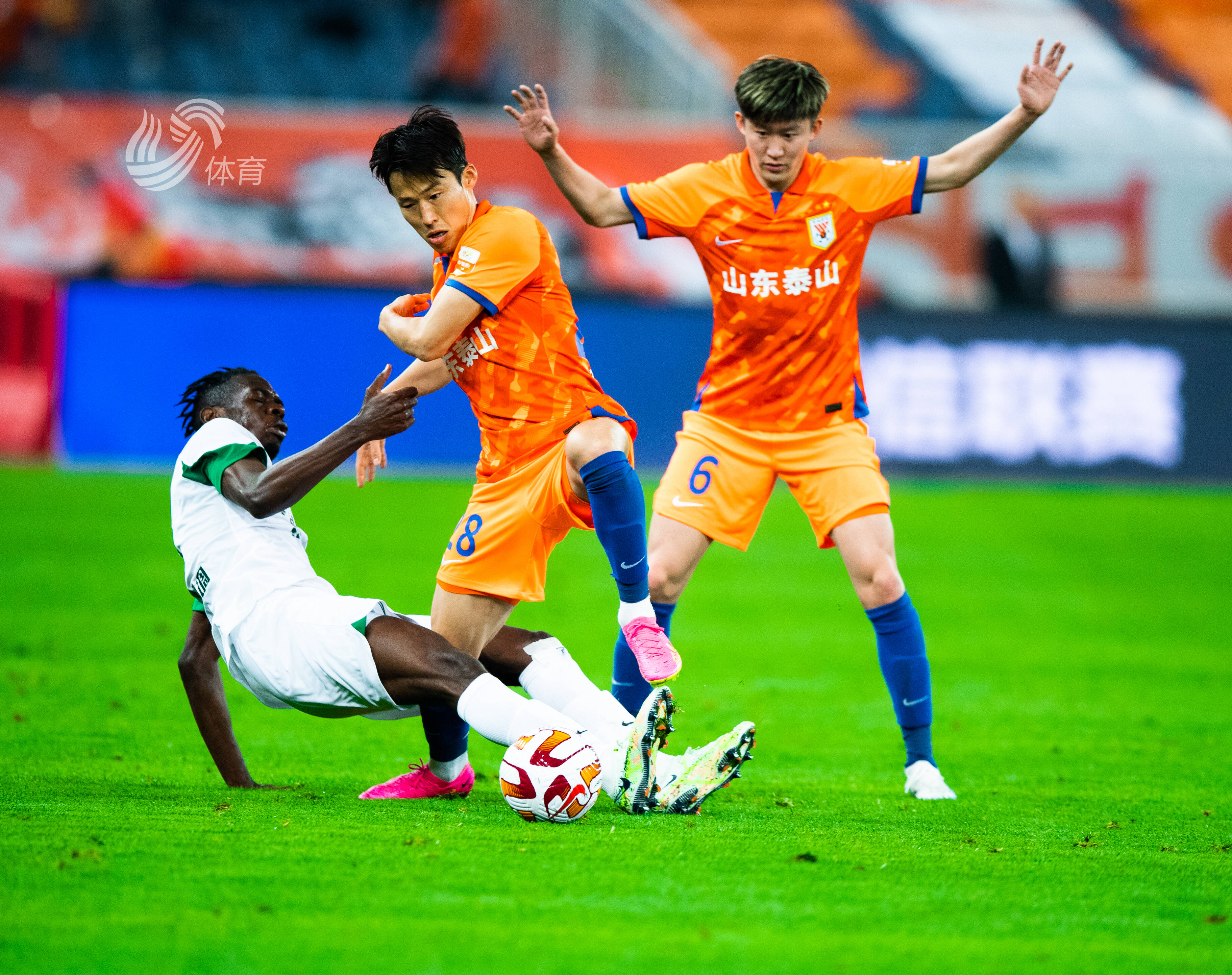 山东鲁能主场力克对手，吞下三连胜宝贵果实