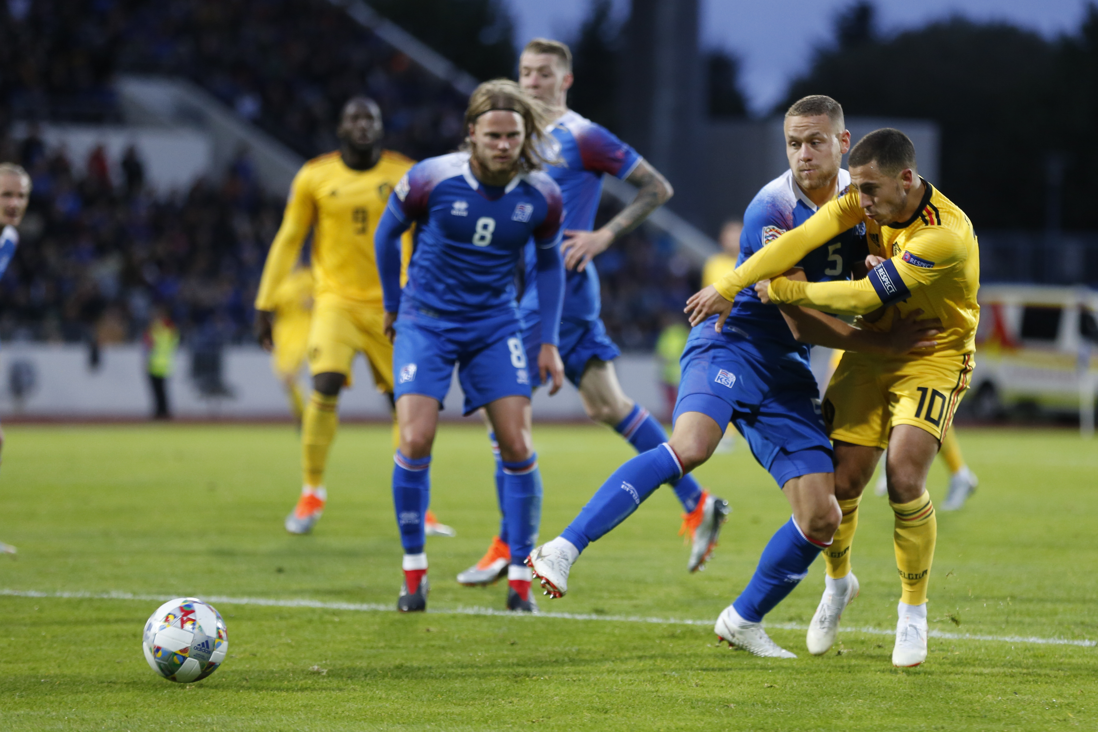 千呼万唤始出来,欧洲足球大赛启幕 千呼万唤始出来,欧洲足球大赛启幕