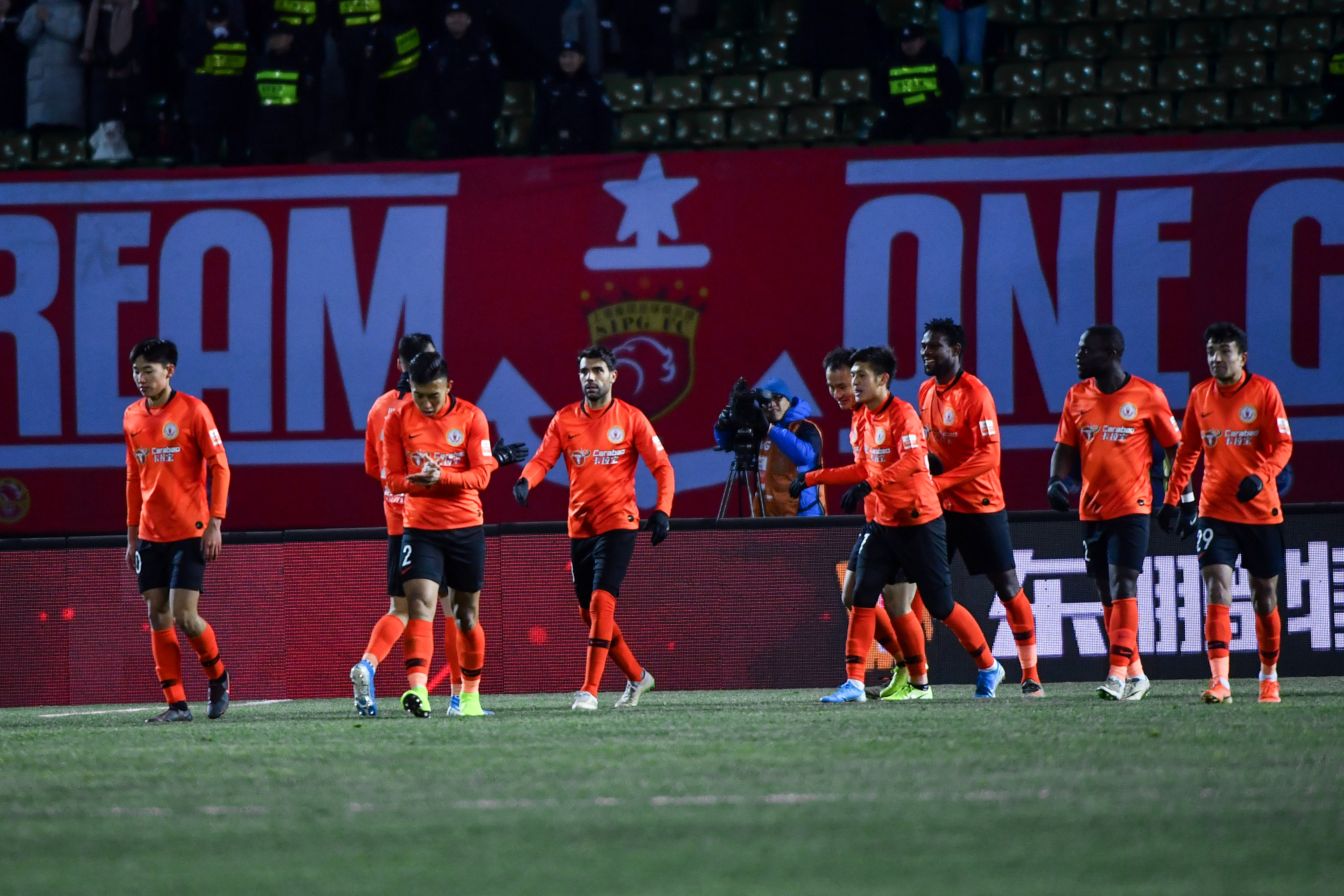 北京人和主场负重庆力帆,保级艰巨 北京人和主场负重庆力帆,保级艰巨