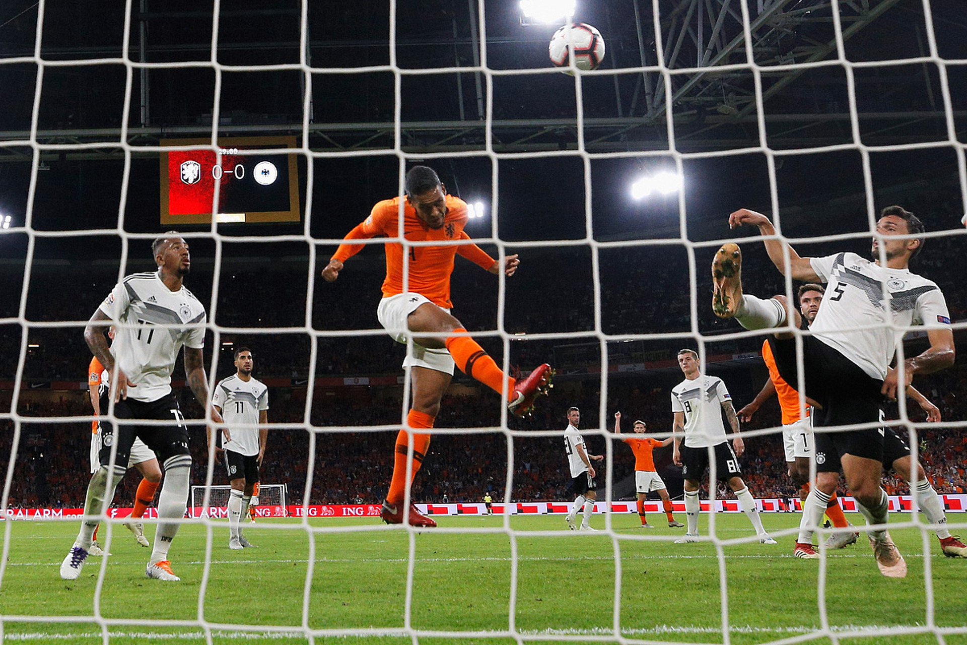 星空体育-利物浦险胜,成功挺进次轮比赛