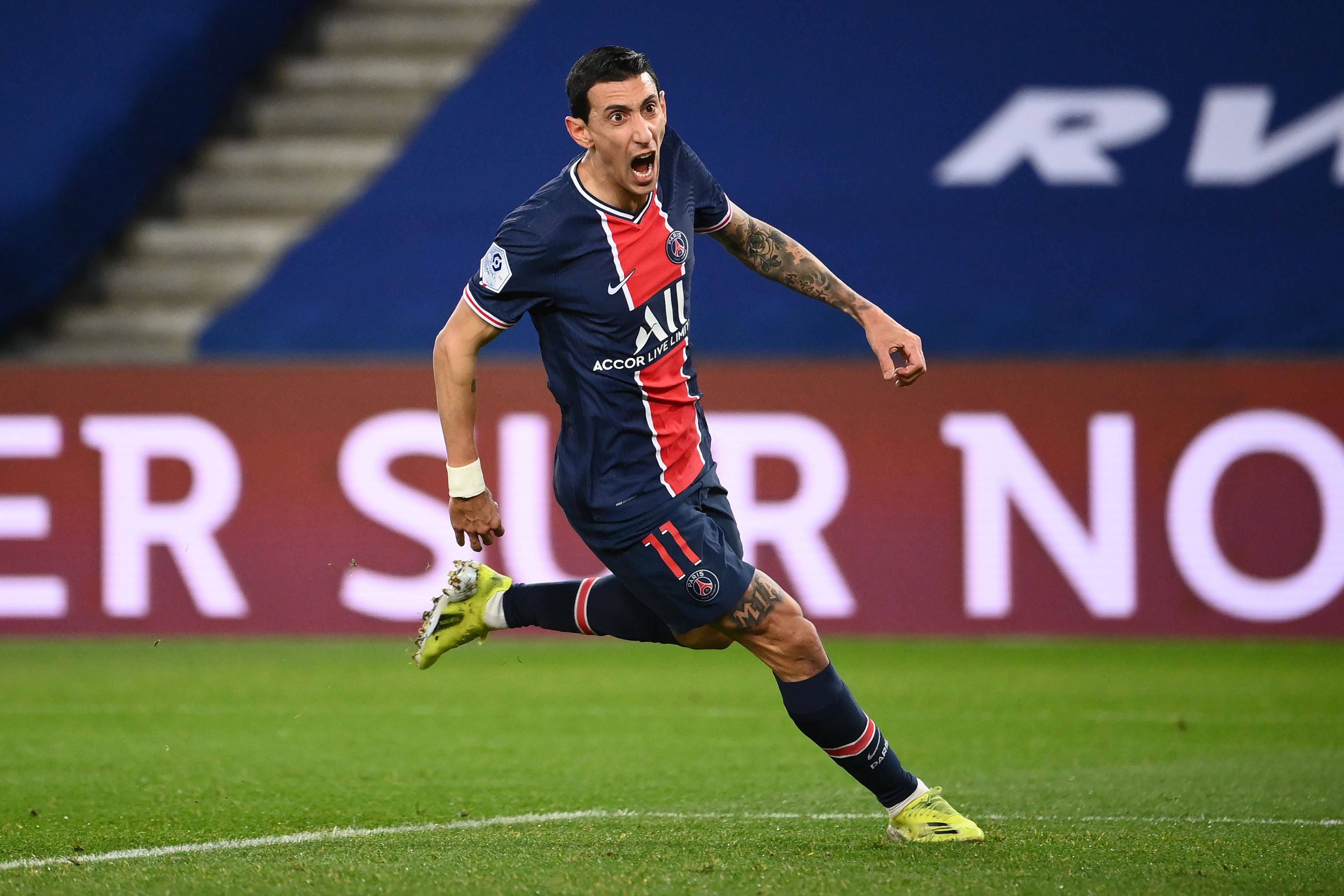 马赛前锋金泽罗奔放浪迹，双双进球助球队轻松战胜尼姆