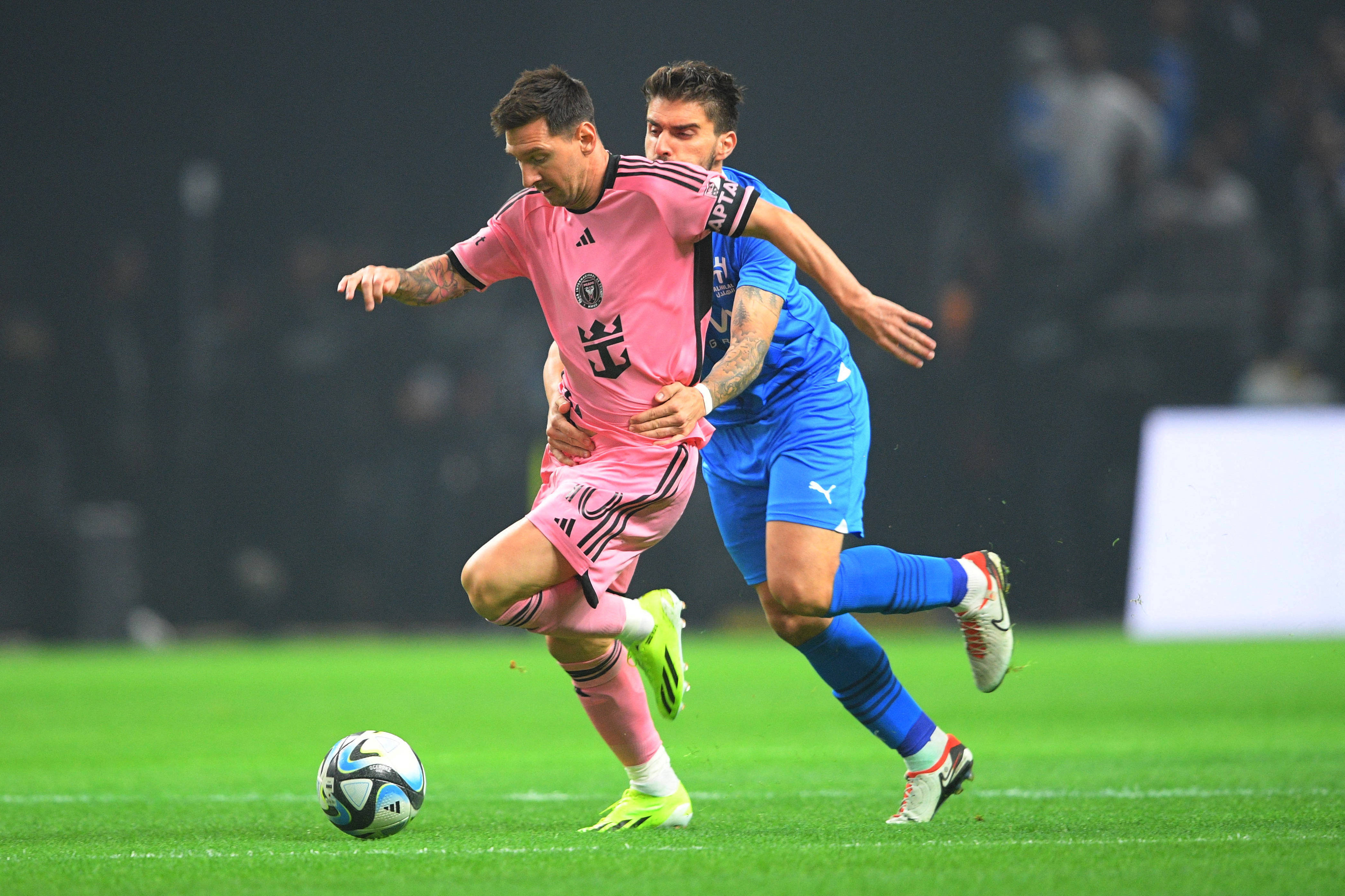 星空体育-阿尔及利亚球员在国际友谊赛表现亮眼