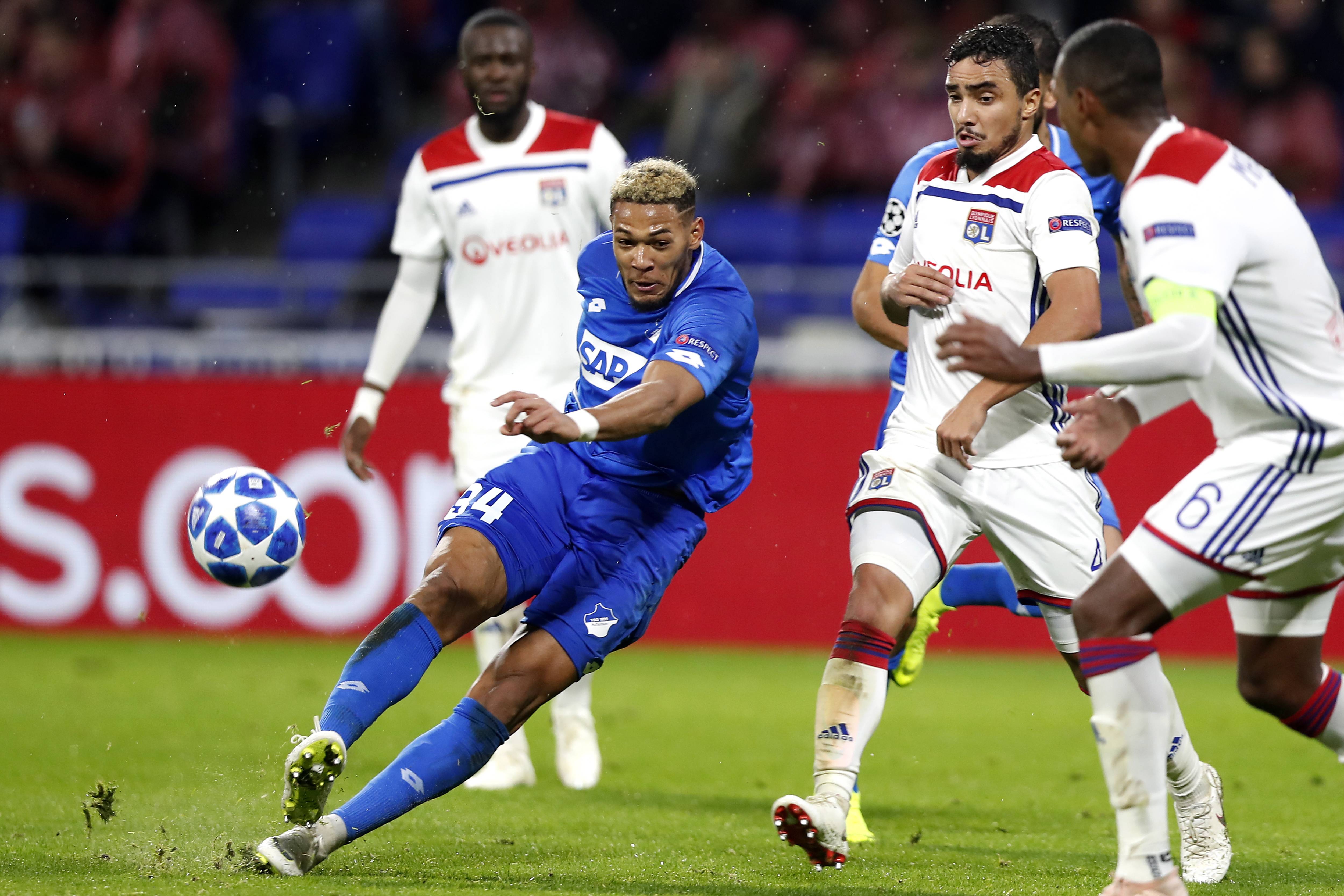 里昂球员合作默契,法甲比赛海量进球 里昂球员合作默契,法甲比赛海量进球