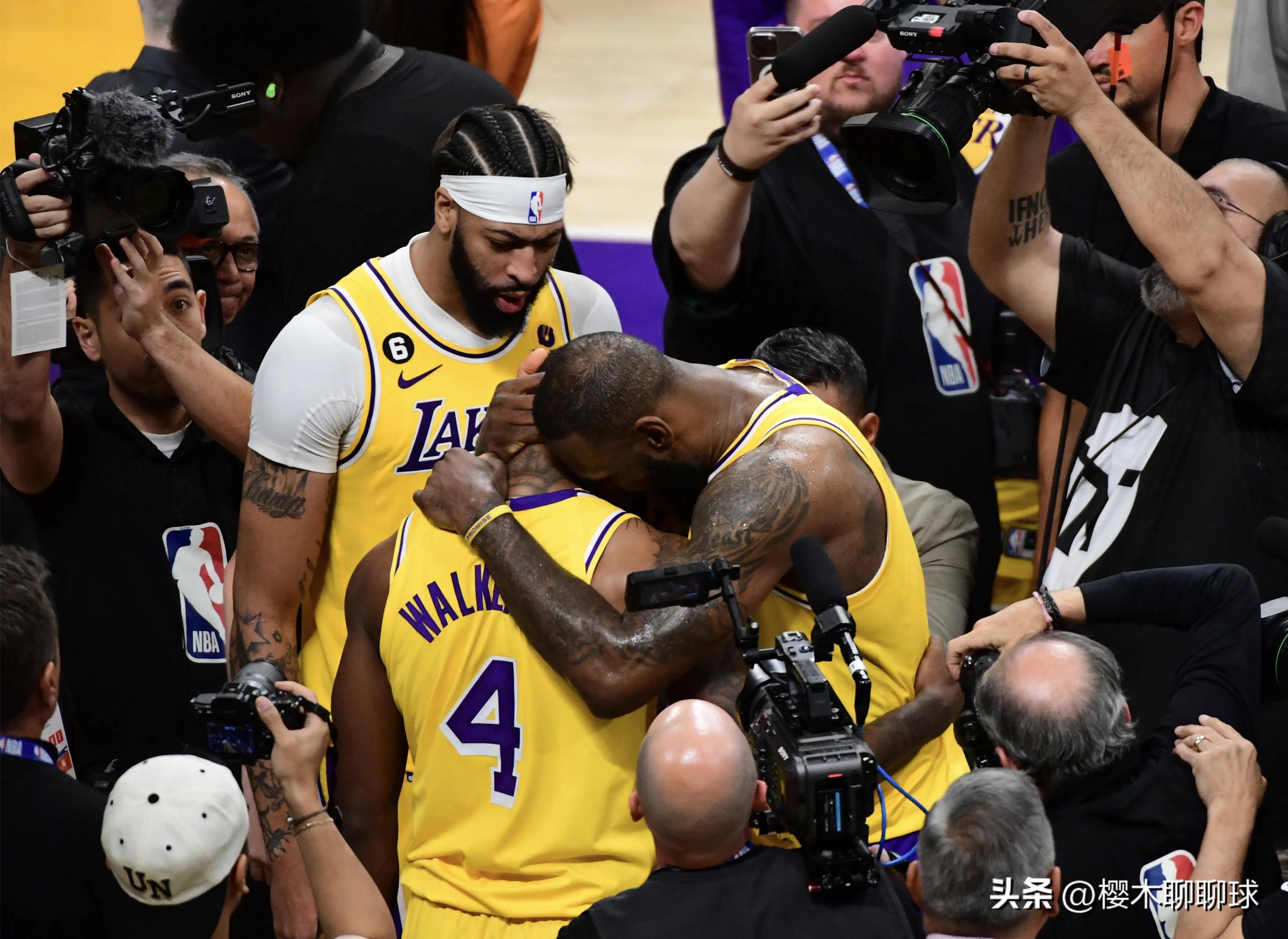 掘金锋线受重伤,补强难填空缺 掘金锋线受重伤,补强难填空缺