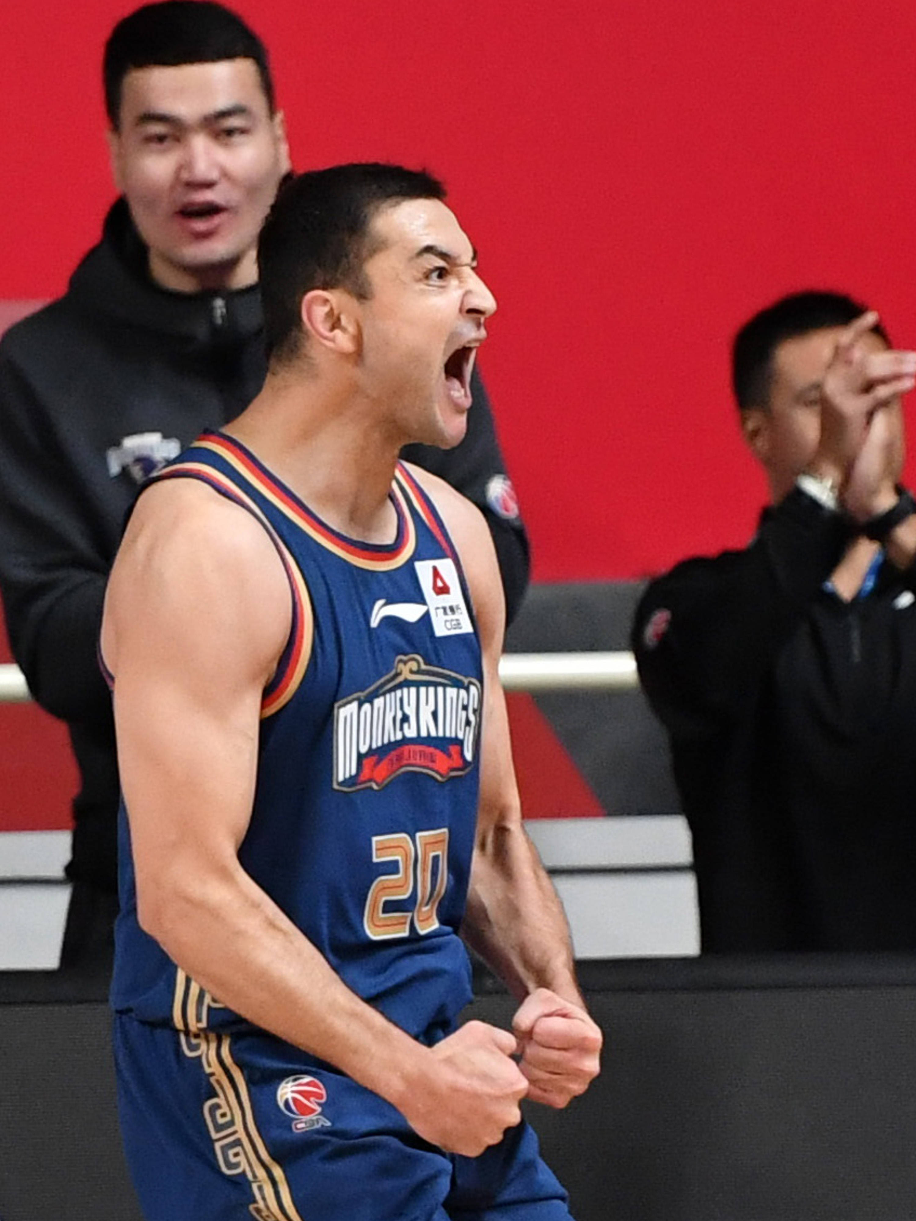 兰斯主帅执教后首胜,球队信心增强 兰斯主帅执教后首胜,球队信心增强