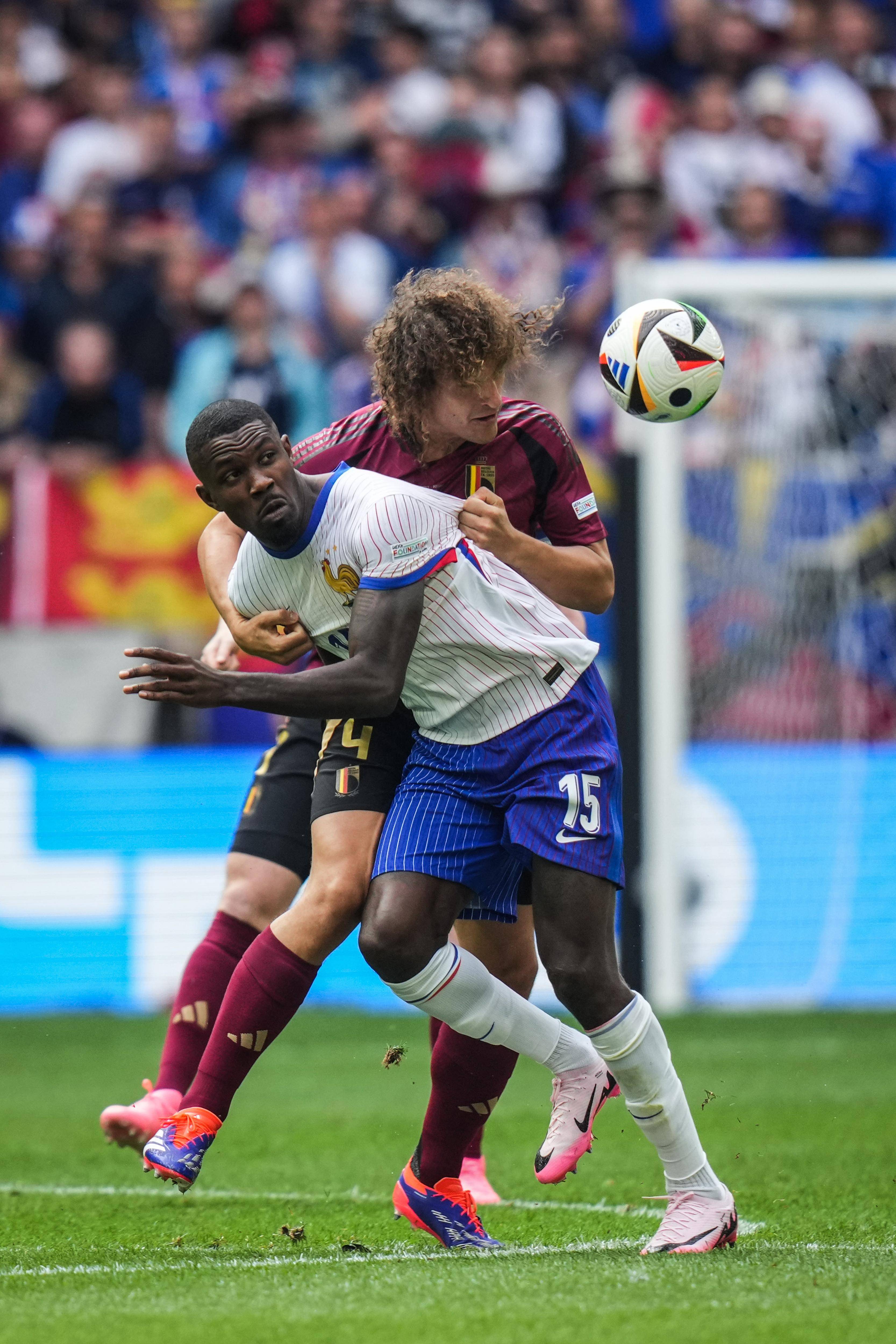 欧洲赛场上最强队伍成为热议焦点 欧洲赛场上最强队伍成为热议焦点