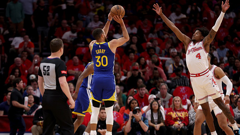 星空体育-火箭队惊险险胜尼克斯,保持全胜