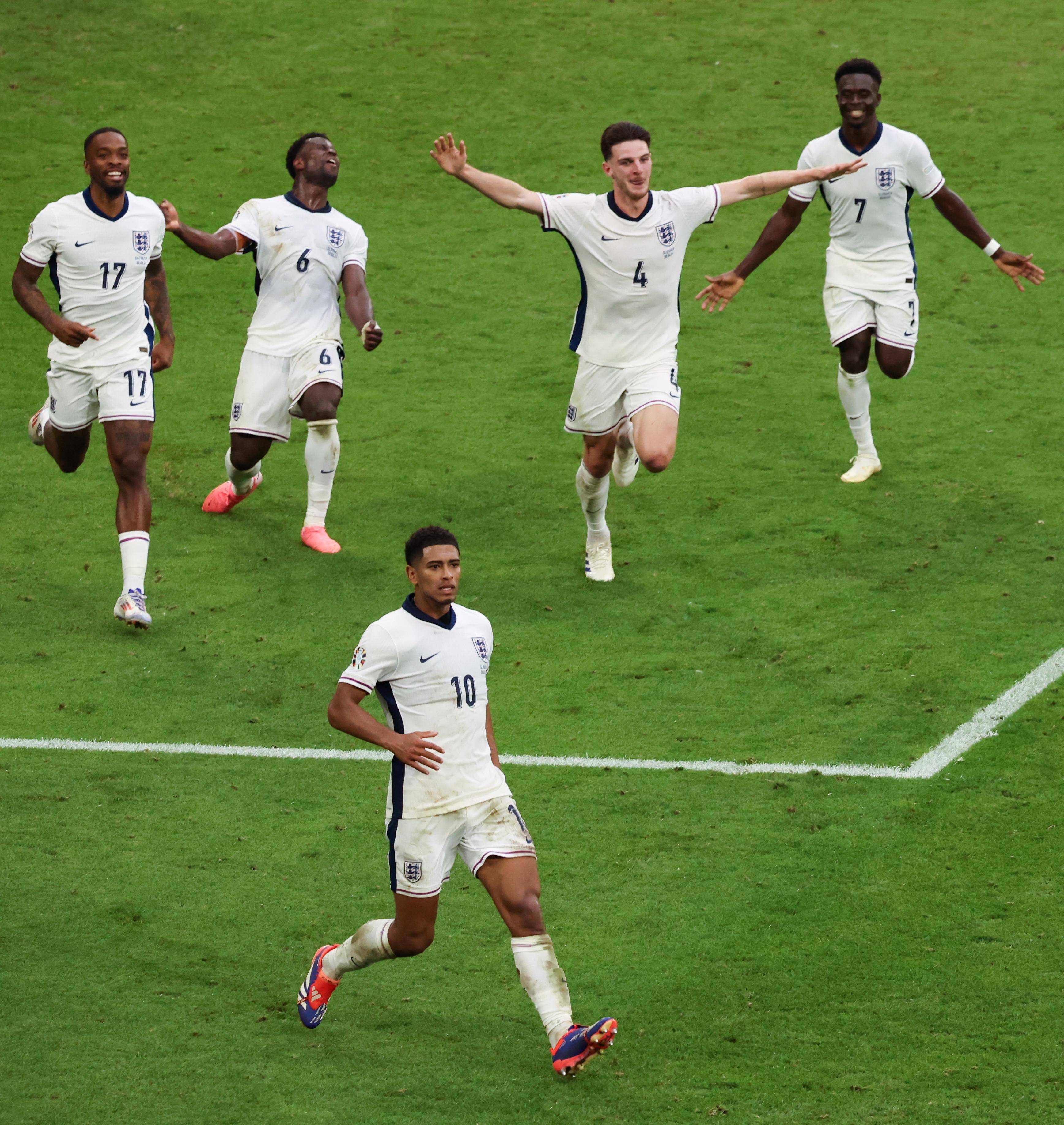 比分激烈!欧洲足球比赛中双方势均力敌 比分激烈!欧洲足球比赛中双方势均力敌