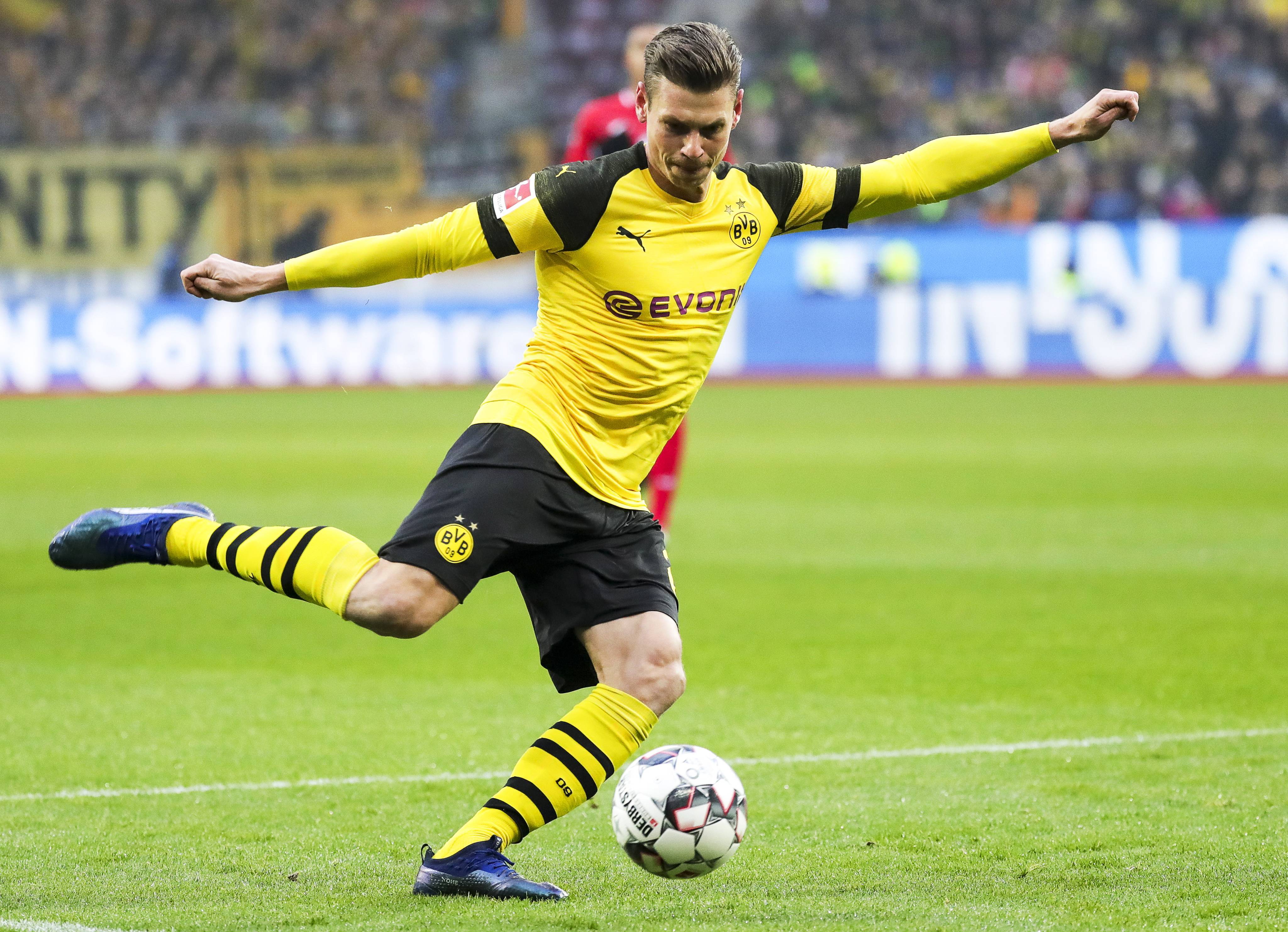 星空体育-柏林赫塔球员备战赛季首场比赛,积极备战提高战力