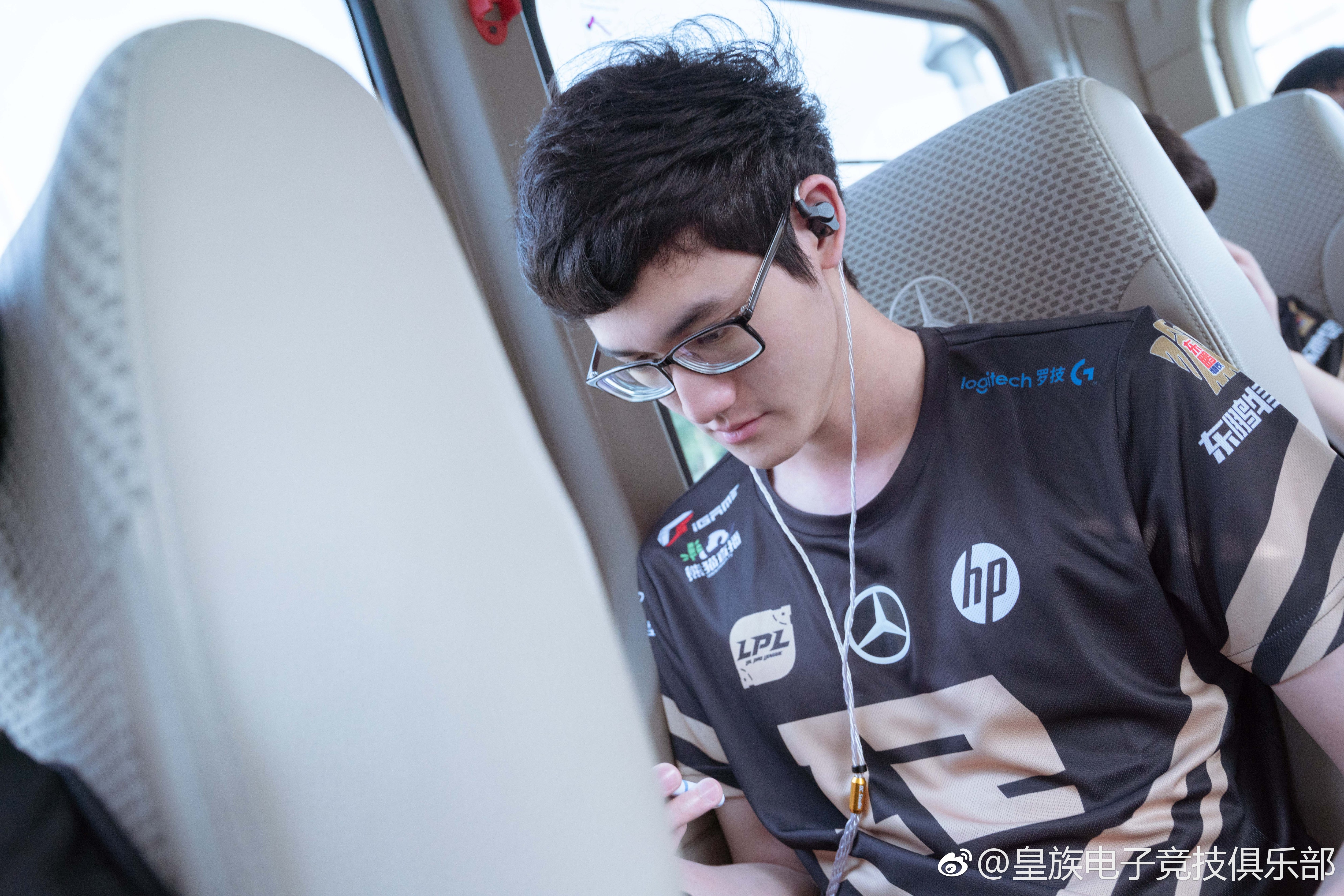 沙尔克球员集体休假,调整状态备战接下来的比赛 沙尔克球员集体休假,调整状态备战接下来的比赛