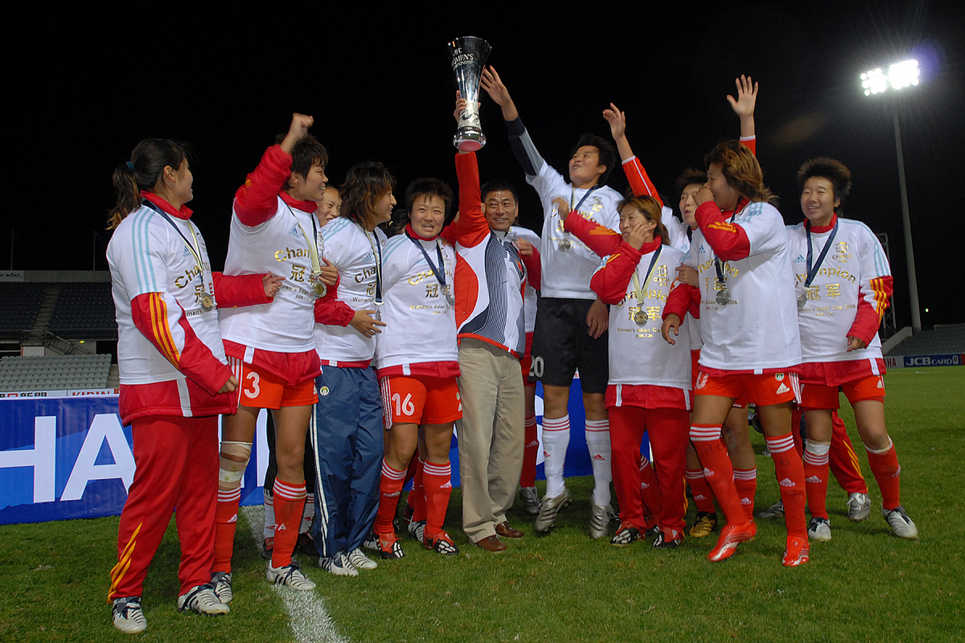 星空体育-中国女足表现出色,轻松取得胜利