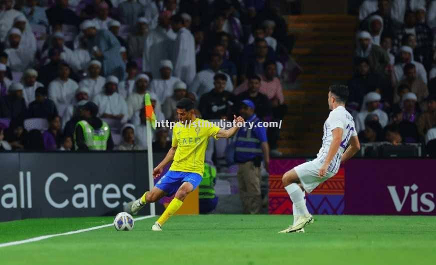 星空体育-西涅连续进球表现抢眼,引发球迷争议