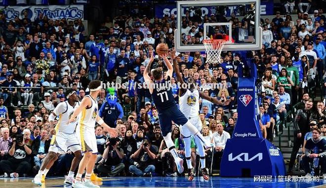 星空体育-勇士队东契奇连续两场砍下50分体育界掀起狂热讨论