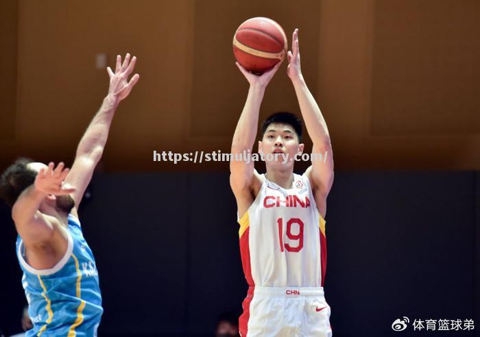 星空体育-开拓者队主场连胜，球队信心大增