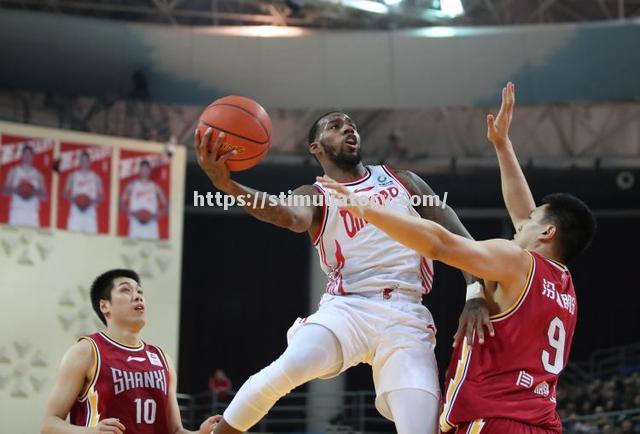 开拓者队主场连胜，球队信心大增