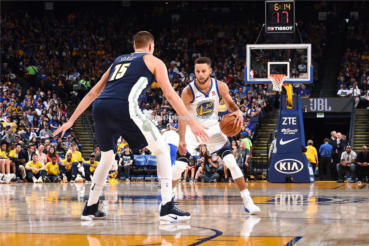 星空体育-NBA季后赛：勇士客场逆转掘金，系列赛2-1领先