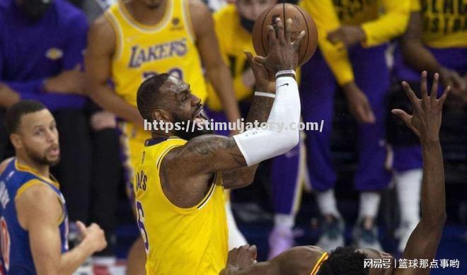 星空体育-勒布朗-詹姆斯再度刷新纪录，湖人战胜爵士