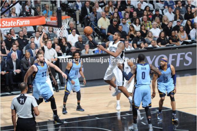 灰熊击败马刺晋级季后赛