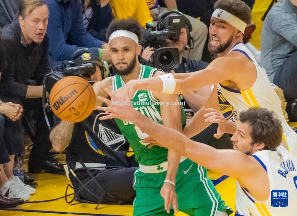 勇士再胜凯尔特人,保持八连胜 勇士再胜凯尔特人,保持八连胜