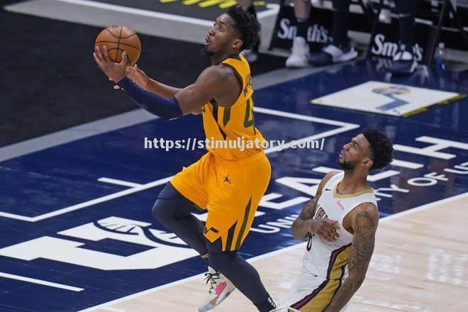 爵士外线三分火力全开，轻松击败对手