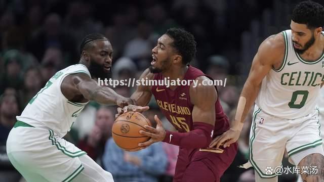 星空体育-独行侠险胜掘金，卢卡斯发威砍下三双