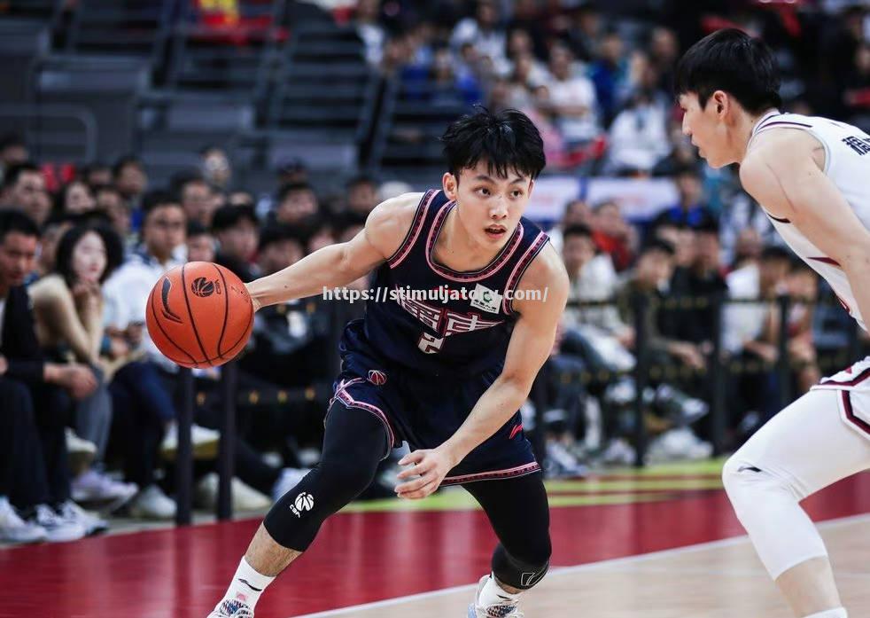 广东足球队在全国女子联赛上领先一步 广东足球队在全国女子联赛上领先一步