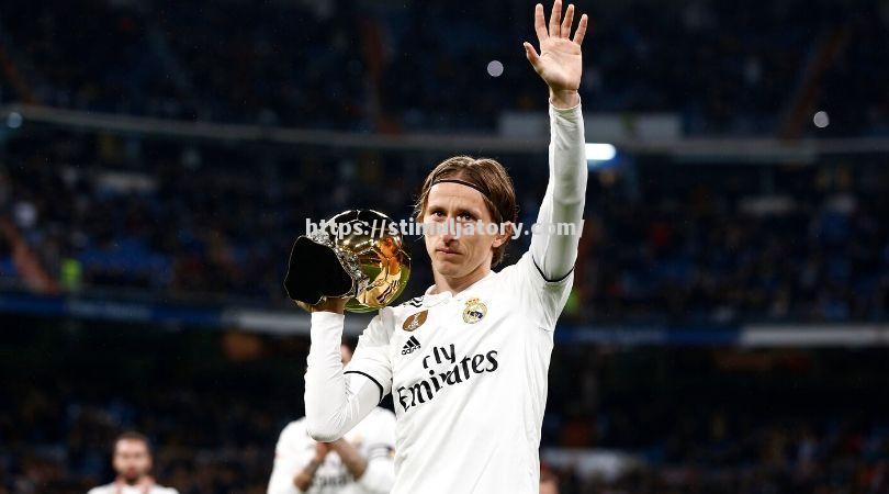 热刺球员集体荣获奖杯，实力受认可