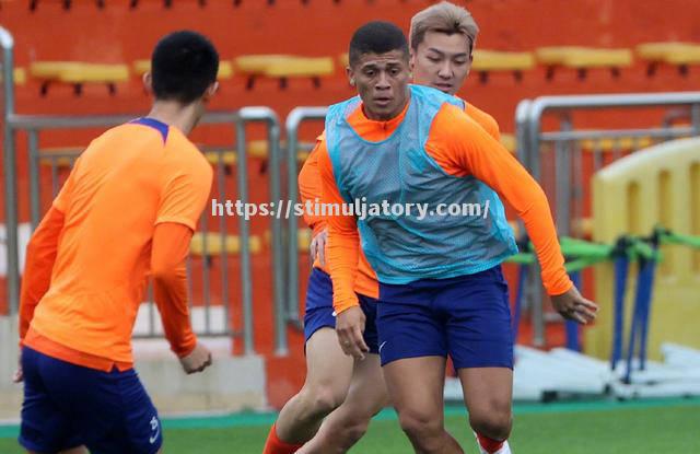 强劲攻势招致对手困惑，顺利获得比赛胜利