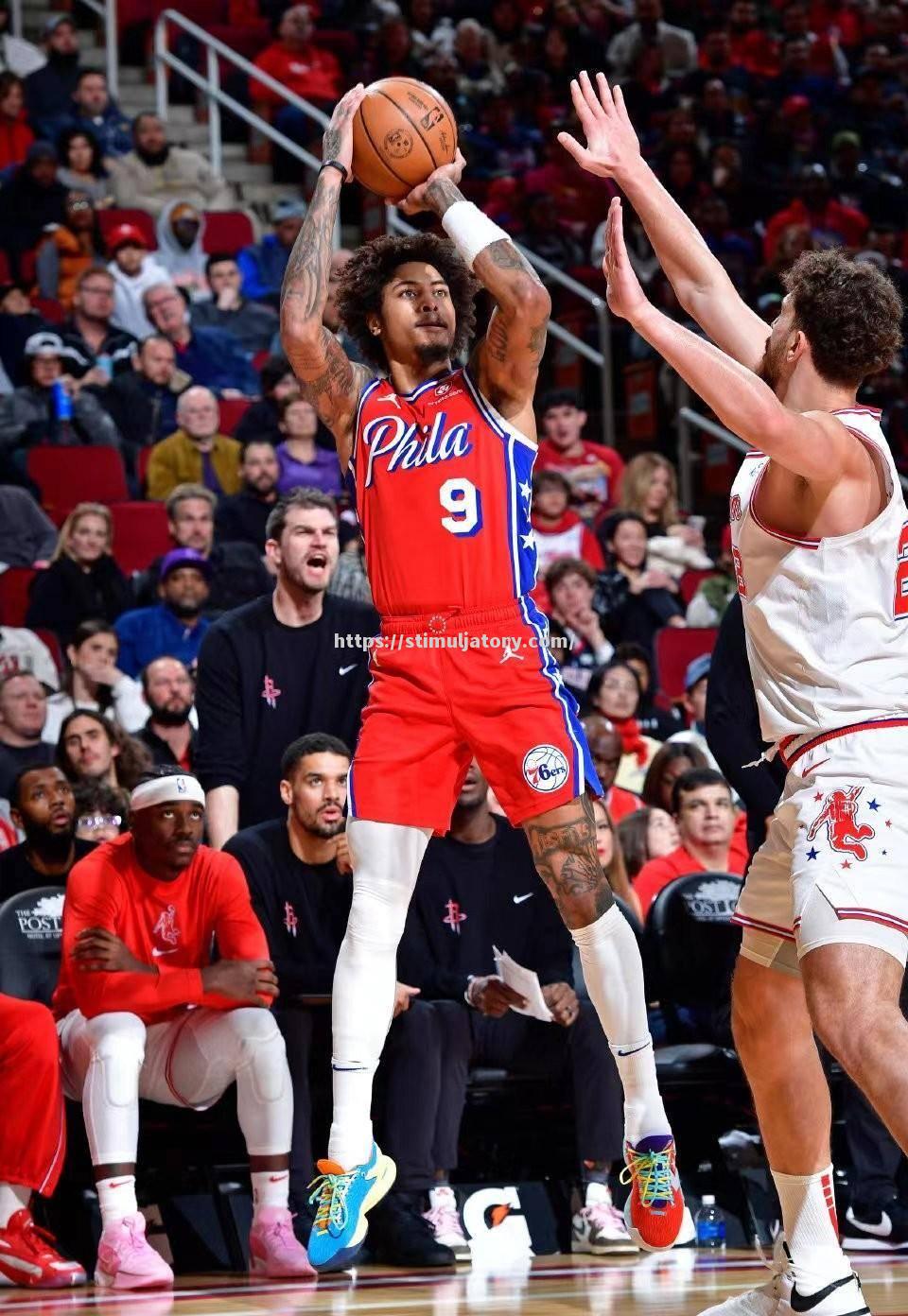 火箭队攻防转换迅速，主场掌控比赛