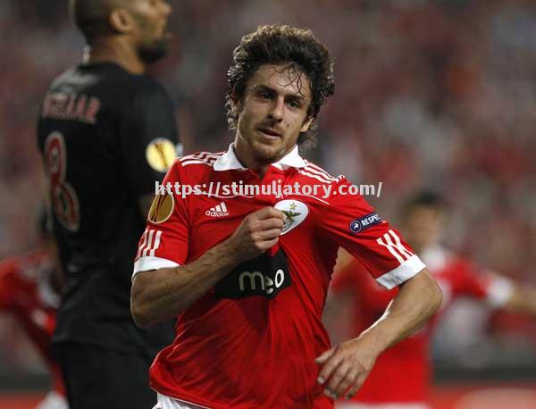 星空体育-瓦伦西亚战胜PSV埃因霍温,成功晋级32强