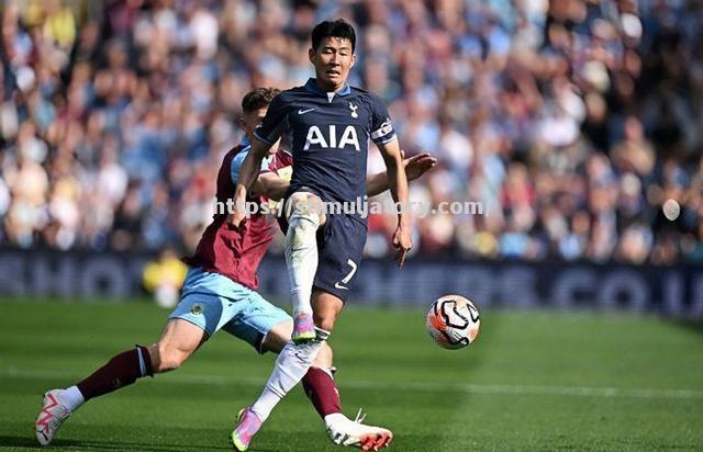 星空体育-热刺迎来胜利,士气高昂向前迈进