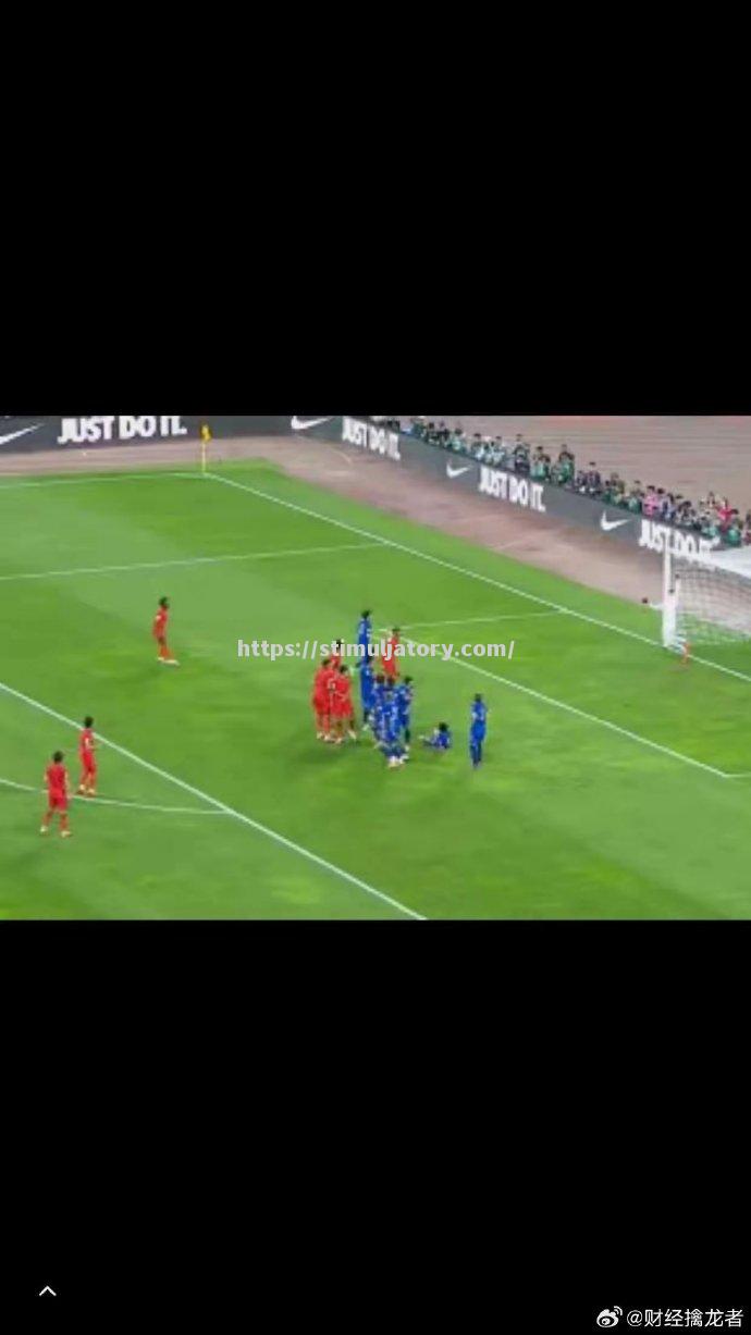 热血沸腾:足球比赛中的激烈对决! 热血沸腾:足球比赛中的激烈对决!