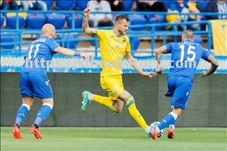 沙特队斩获大捷，挺进强强之争