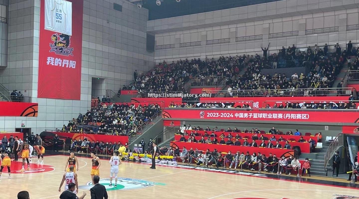 上海男篮主场告捷取得两连胜 上海男篮主场告捷取得两连胜