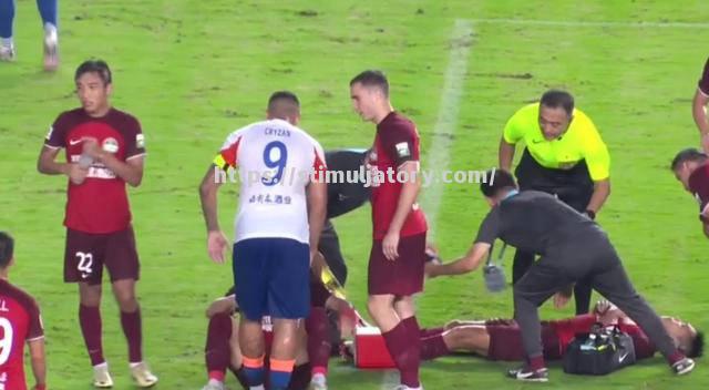 球队防守端成大难题，教练需做出调整破局