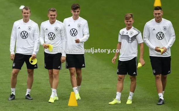 欧预赛强队对决,球迷热血期待绝战 欧预赛强队对决,球迷热血期待绝战