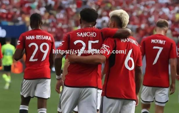 曼联客场告负,联赛表现起伏不定 曼联客场告负,联赛表现起伏不定