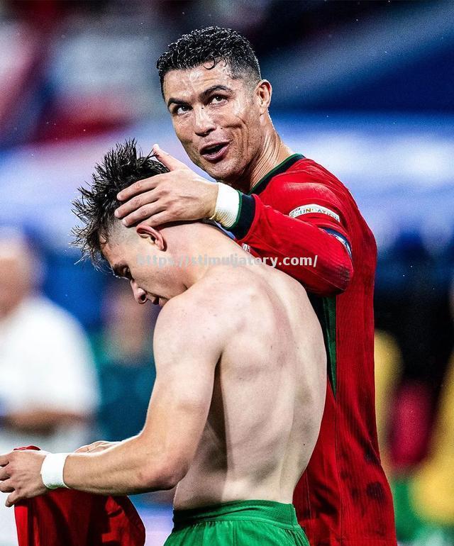 欧洲足球明星耀眼登场，助球队赢得耀眼胜利