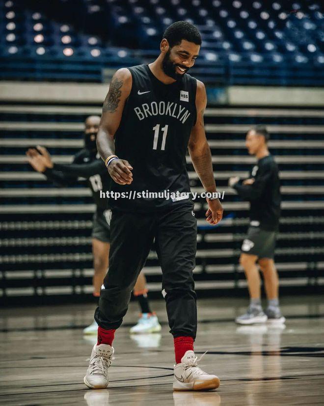 篮网队球员在家训练情况一览 篮网队球员在家训练情况一览