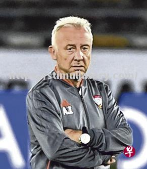 阿联酋队主教练调整战术,备战亚洲杯目标明确 阿联酋队主教练调整战术,备战亚洲杯目标明确