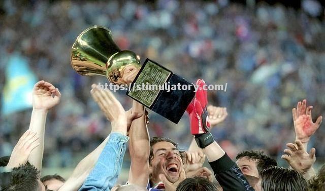 佛罗伦萨球员受伤退场，引发球队阵容危机