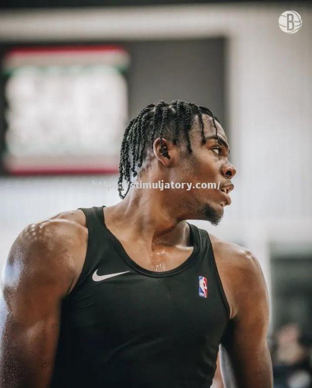 篮球明星在社交媒体上晒出训练成果