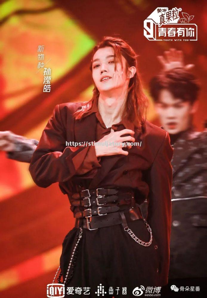 逆风翻盘：帆船选手倒戈一击