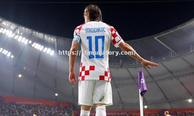 克罗地亚队在比赛中挑战强手，斩获胜利