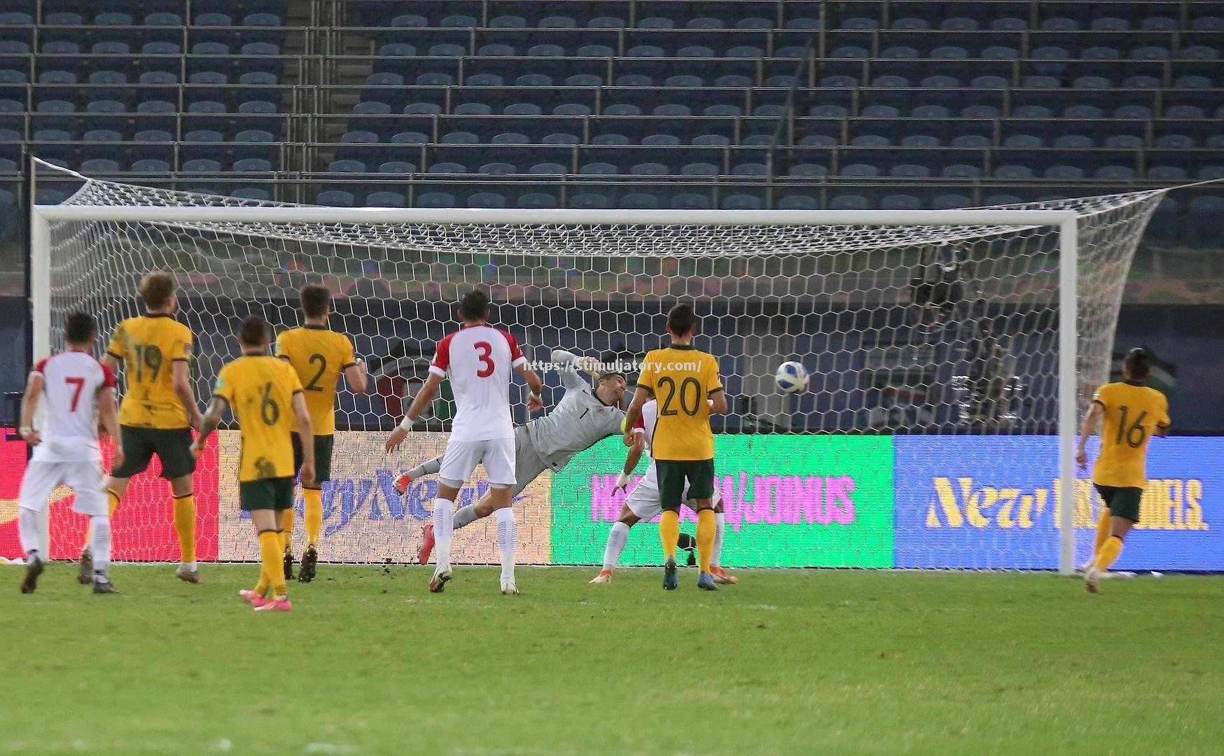 星空体育-球员们在赛场上拼尽全力,为了争夺胜利而战斗