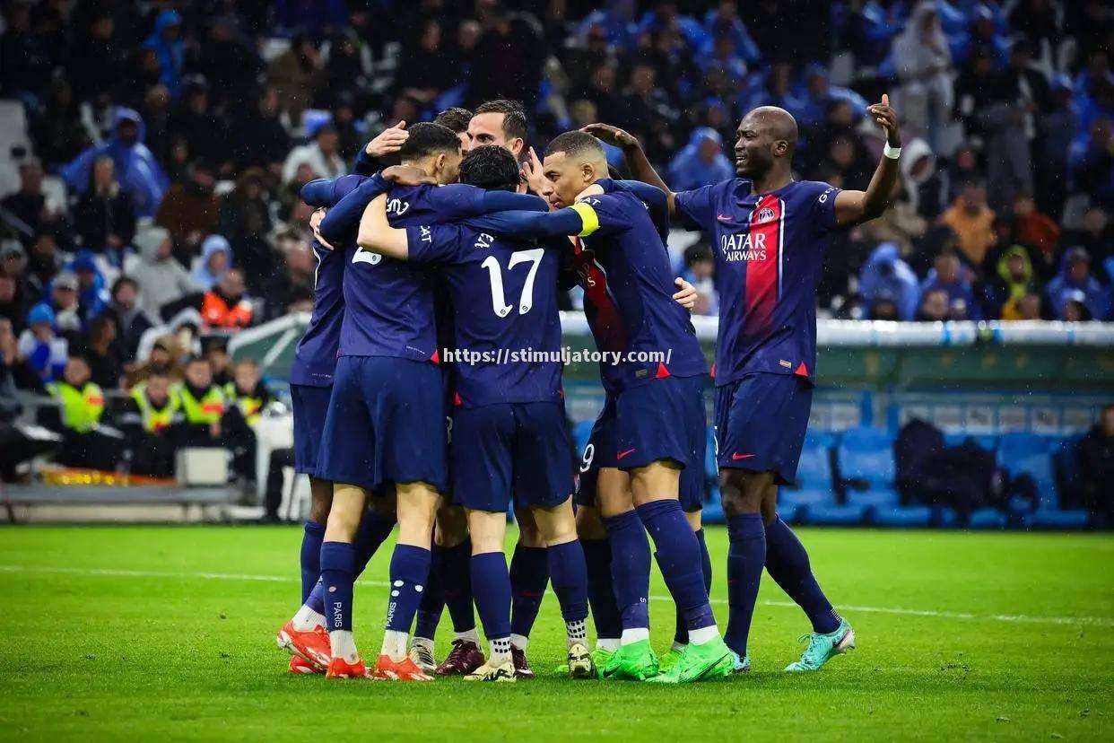 星空体育-巴塞罗那主场对阵强劲对手,决战一触即发!